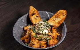 Rigatoni Bolognese